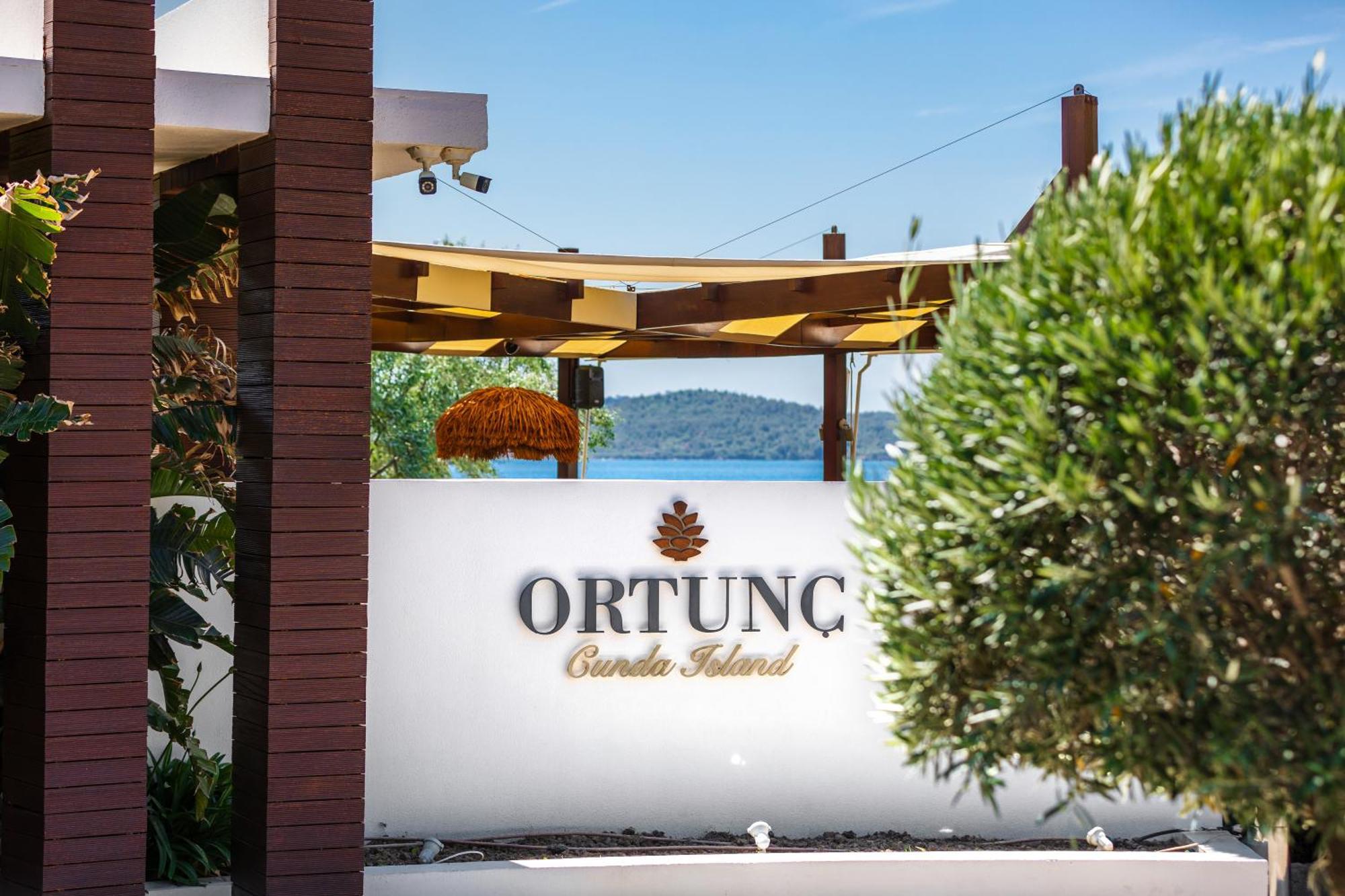 Ortunc Hotel - Cunda Island (Adults Only) ไอวาลิค ภายนอก รูปภาพ